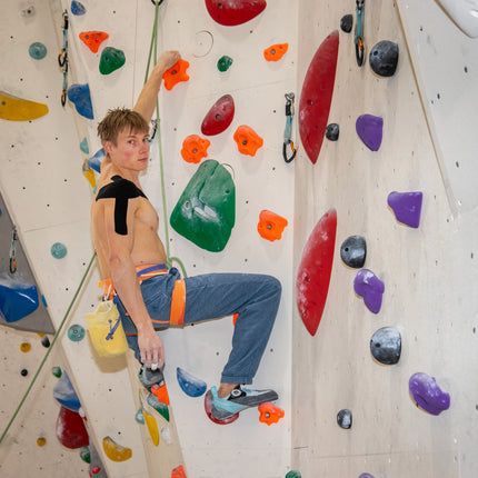 Leukotape K black kinesiology tape climbing